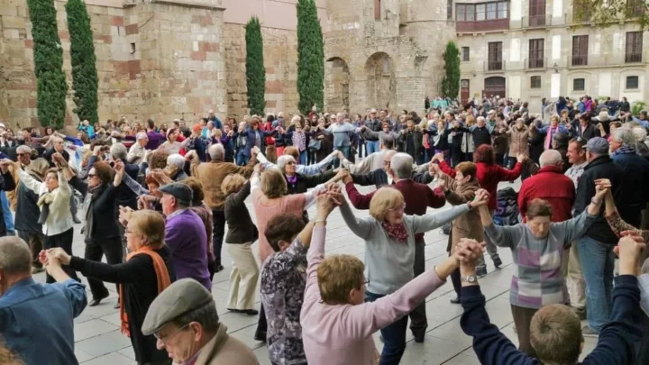 l’etonnante-origine-de-la-sardane,-danse-traditionnelle-catalane